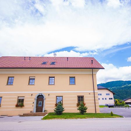 Bed & Breakfast Karun ツェルクニェ・ナ・ゴレニスケム エクステリア 写真