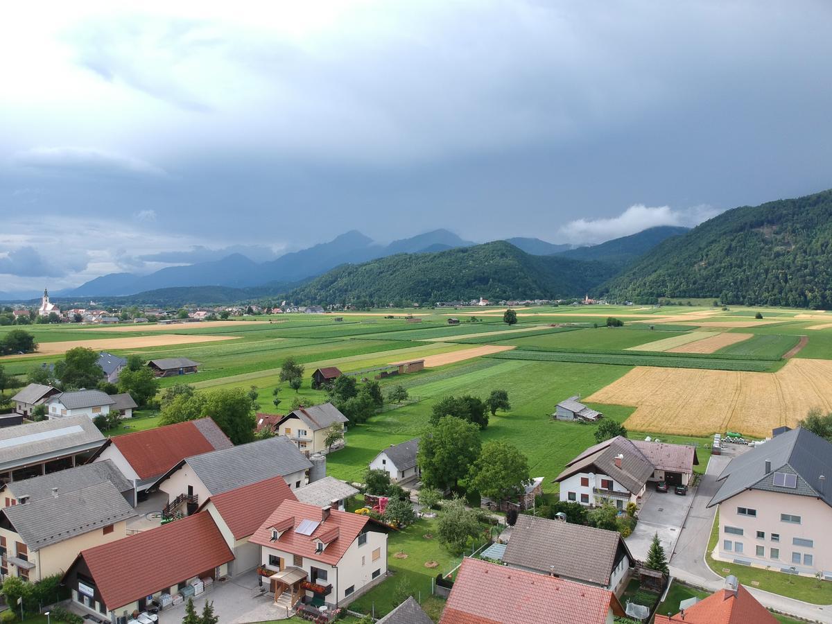 Bed & Breakfast Karun ツェルクニェ・ナ・ゴレニスケム エクステリア 写真