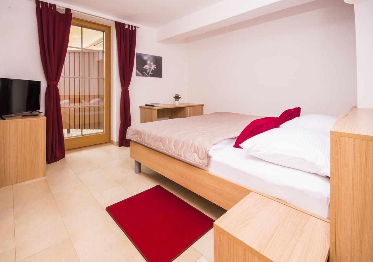 Bed & Breakfast Karun ツェルクニェ・ナ・ゴレニスケム エクステリア 写真